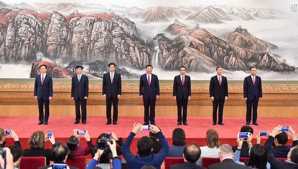 新一届中央政治局常委习近平、李克强、栗战书、汪洋、王沪宁、赵乐际、韩正 新一届中央政治局常委习近平、李克强、栗战书、汪洋、王沪宁、赵乐际、韩正